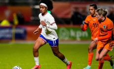 开云APP下载:USWNT的莉莉·约翰内斯与莱昂尼斯签订了三年的合同